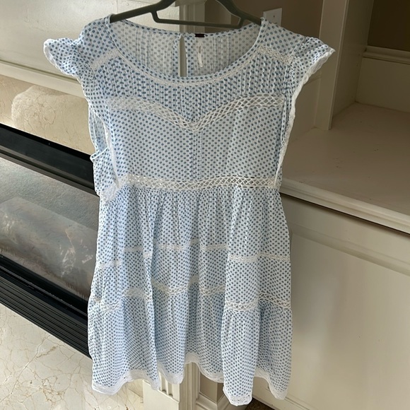 Free People Retro Kitty Crochet Lace Accent Floral Shift Mini Dress Size Small - Picture 1 of 14